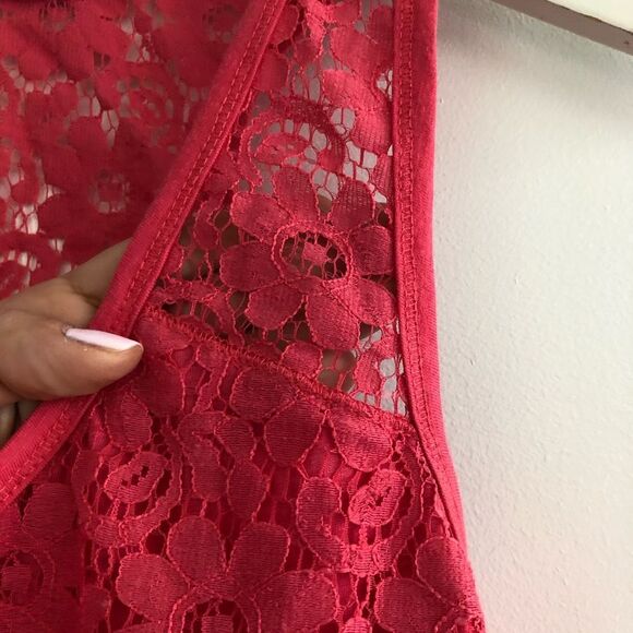 BLUENOTES Pink Lace Tank w. Button Detail - Picture 3 of 5